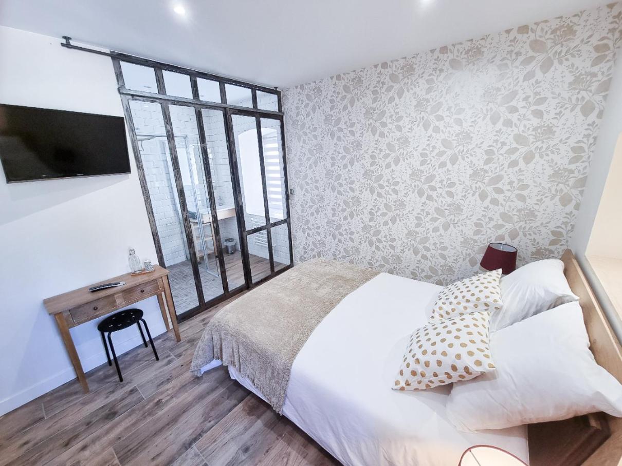 Le Cottage Du Parc Chambeon Phòng bức ảnh