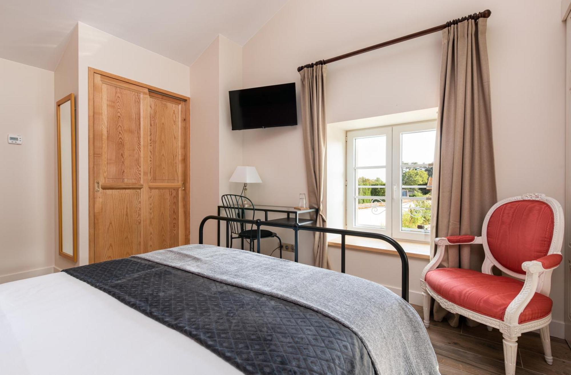 Le Cottage Du Parc Chambeon Phòng bức ảnh